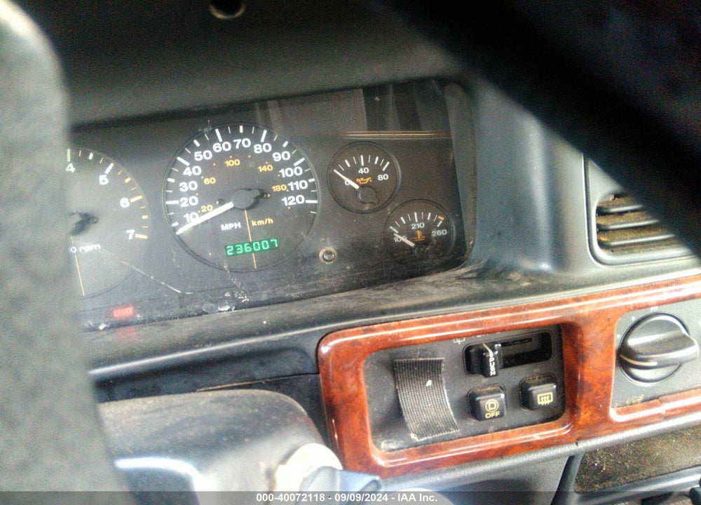 1998 JEEP GRAND CHEROKEE LAREDO VIN: 1J4FX48S1WC345543