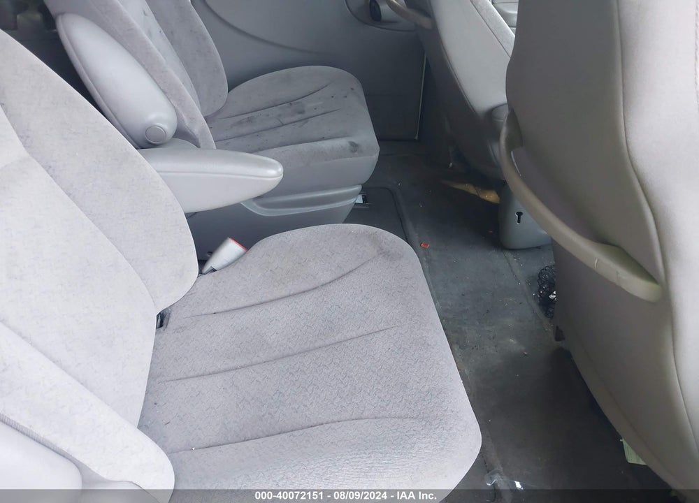 2003 DODGE GRAND CARAVAN VIN: 2D4GP44353R269937