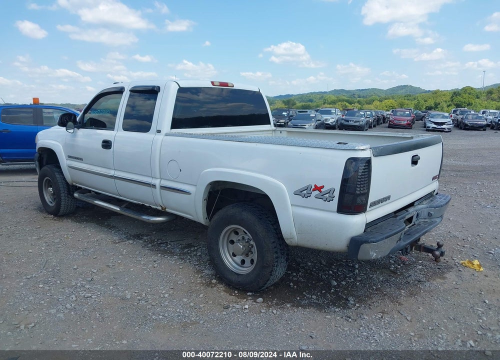 2002 GMC SIERRA 2500HD SLE VIN: 1GTHK29U42E139892