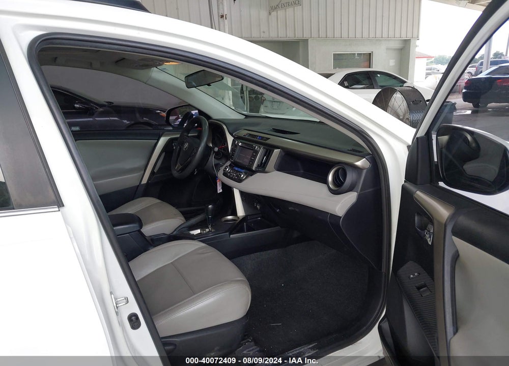 2015 TOYOTA RAV4 XLE VIN: 2T3WFREV6FW171535