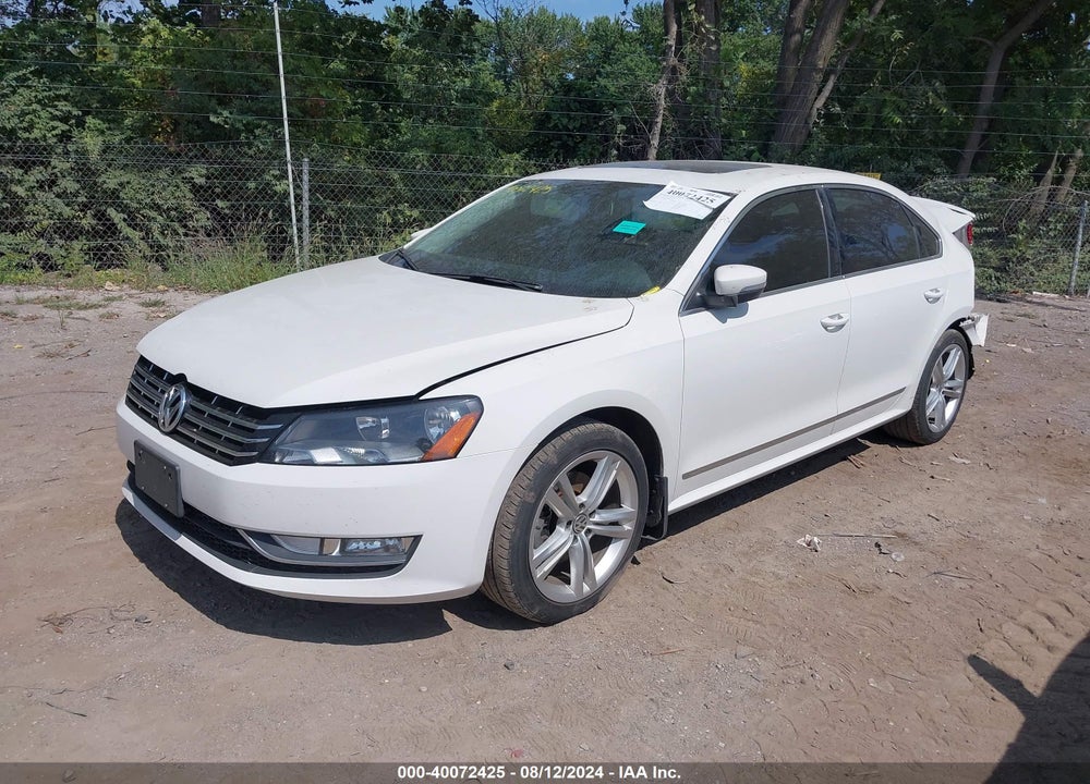 2015 VOLKSWAGEN PASSAT 2.0L TDI SE VIN: 1VWBV7A36FC010273