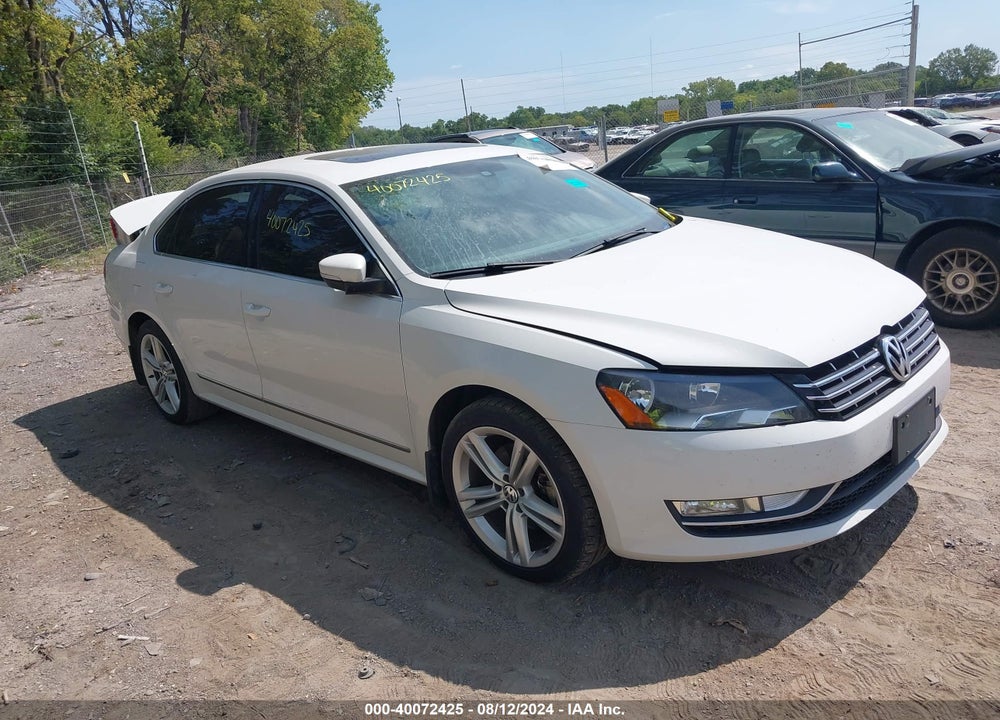 2015 VOLKSWAGEN PASSAT 2.0L TDI SE VIN: 1VWBV7A36FC010273