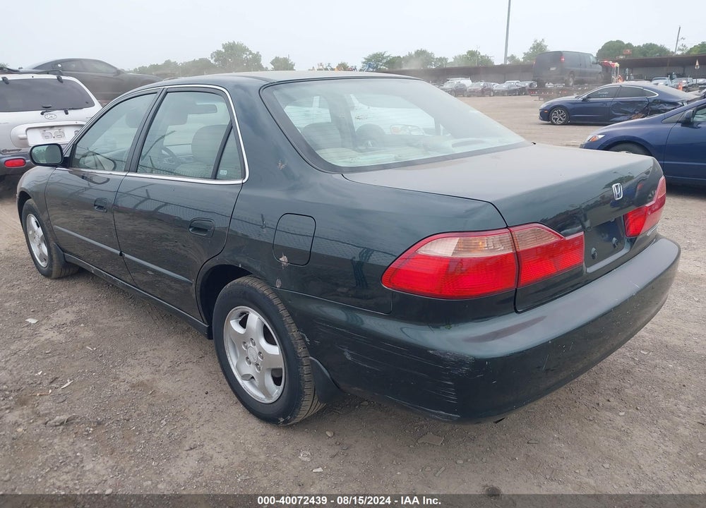 2000 HONDA ACCORD 3.0 EX VIN: 1HGCG1659YA085980
