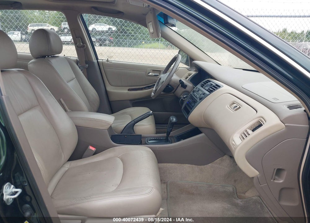2000 HONDA ACCORD 3.0 EX VIN: 1HGCG1659YA085980