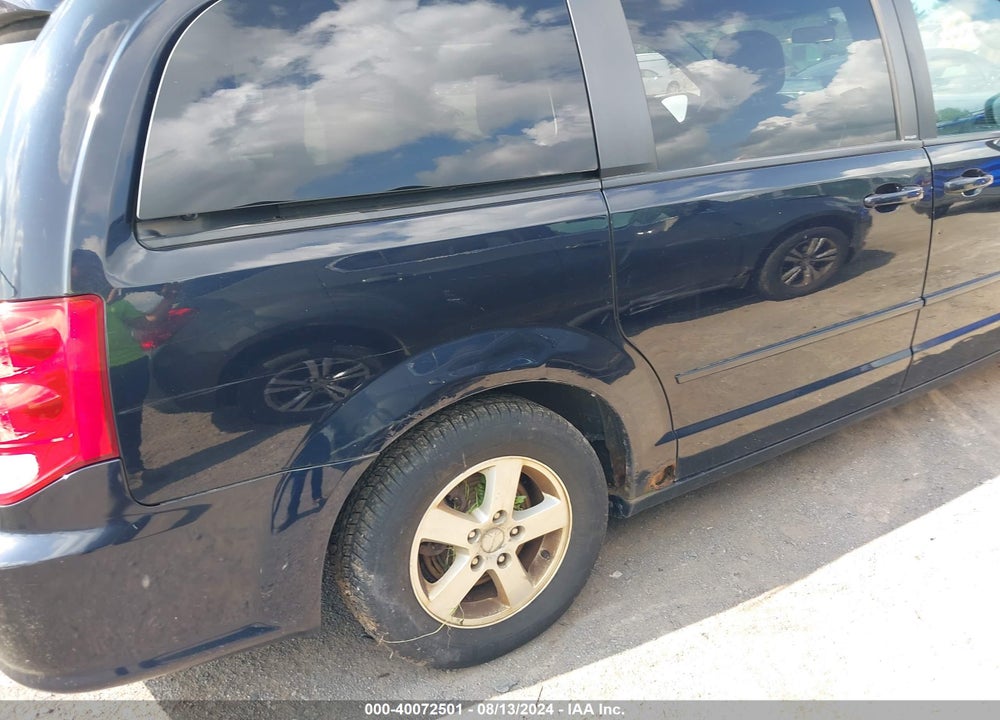 2011 DODGE GRAND CARAVAN VIN: 2D4RN3DG2BR645911