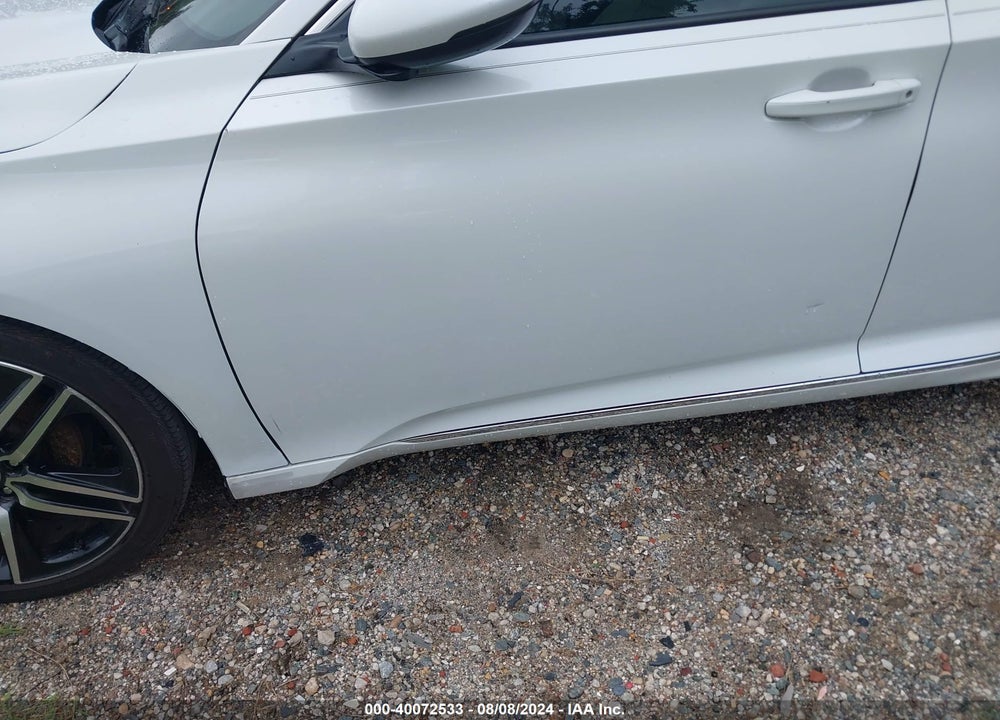 2018 HONDA ACCORD EX-L VIN: 1HGCV1F5XJA176588