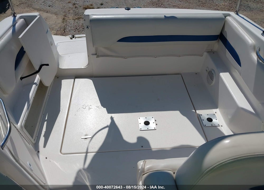 2001 CHAPARRAL 260 SIGNITURE VIN: FGBC0830D101