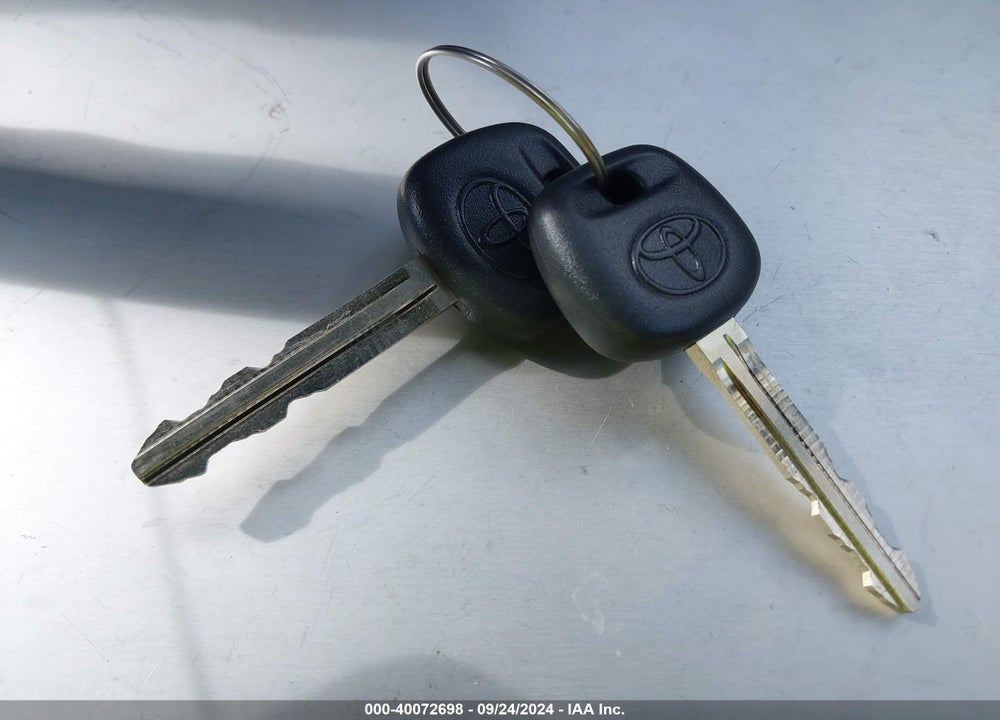 2000 TOYOTA AVALON XLS VIN: 4T1BF28B6YU054475