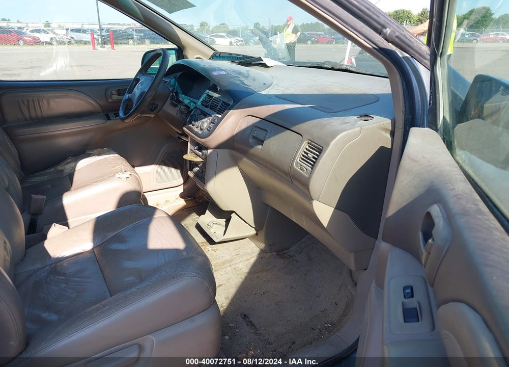 1998 TOYOTA SIENNA XLE VIN: 4T3ZF13C9WU037005