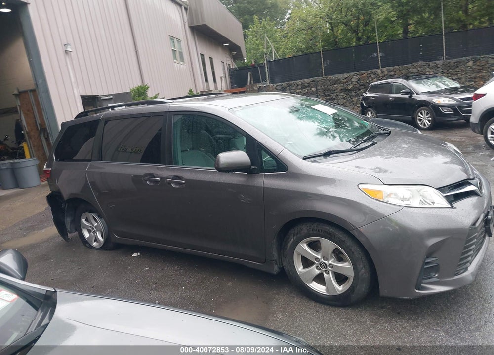 2018 TOYOTA SIENNA VIN: 5TDKZ3DC6JS903899