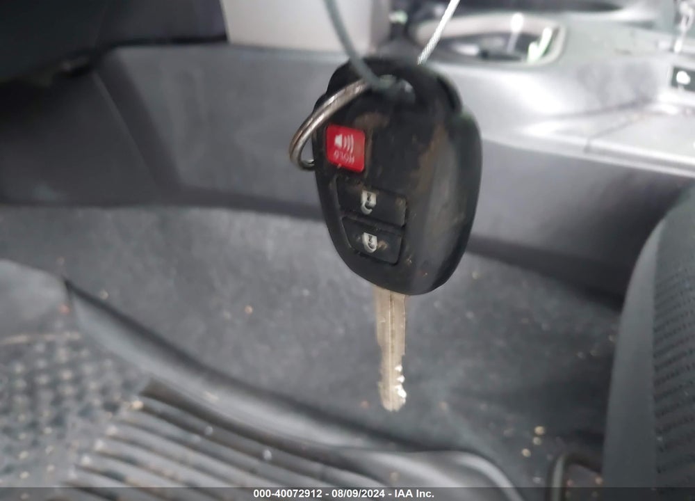 2018 TOYOTA RAV4 LE VIN: 2T3BFREVXJW767447