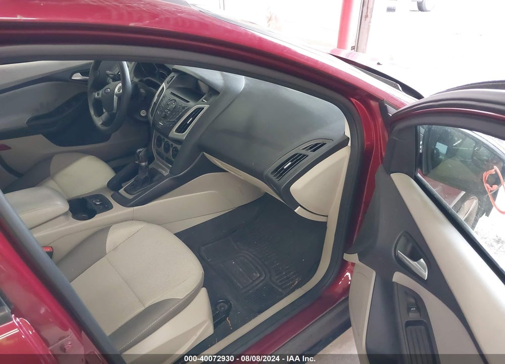 2014 FORD FOCUS SE VIN: 1FADP3F27EL338661