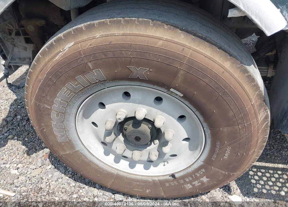 2005 KENWORTH T800 T800 VIN: 1NKDLU0X65J074102