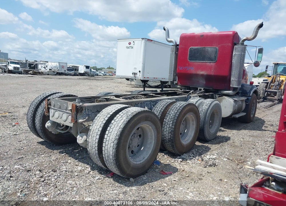 2005 KENWORTH T800 T800 VIN: 1NKDLU0X65J074102