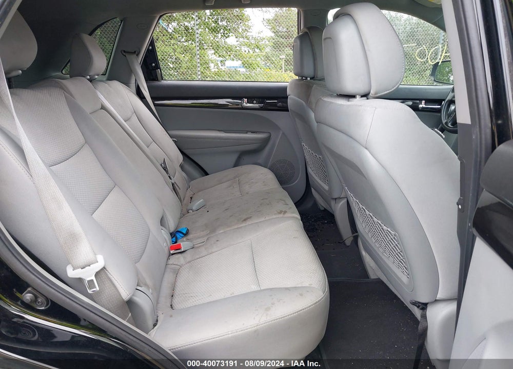 2011 KIA SORENTO LX VIN: 5XYKTCA11BG169031