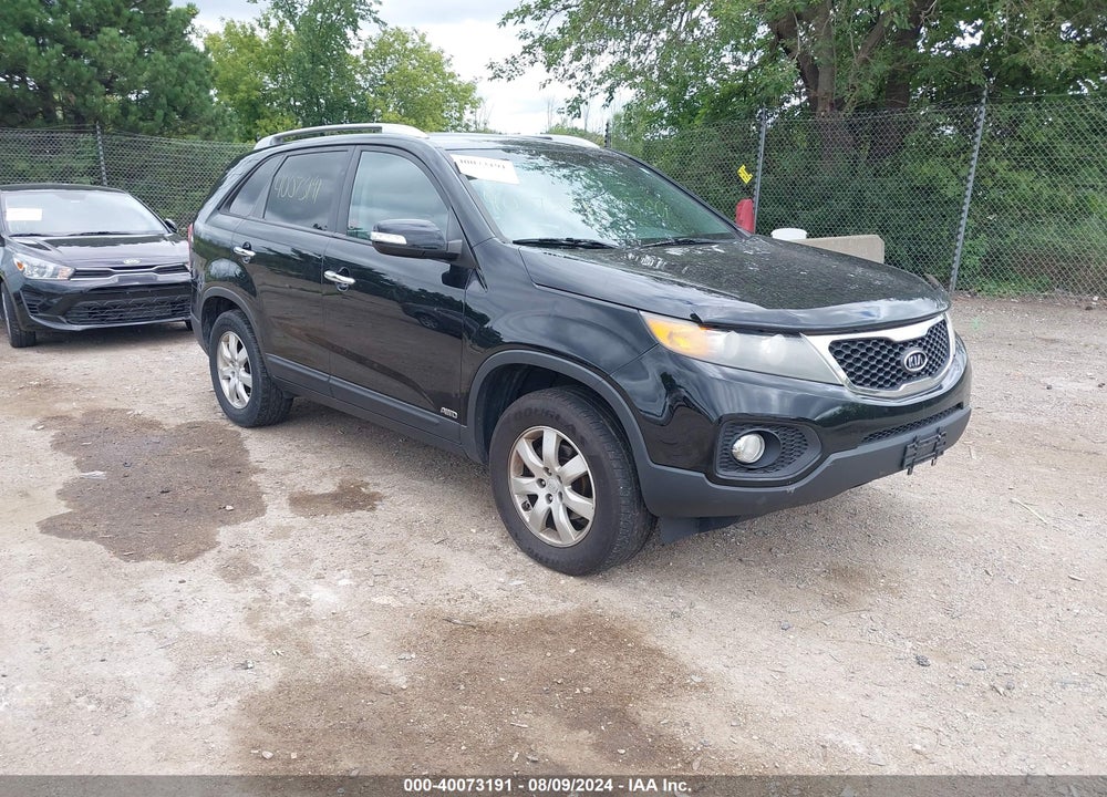 2011 KIA SORENTO LX VIN: 5XYKTCA11BG169031