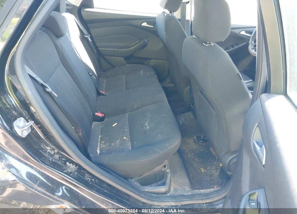 2015 FORD FOCUS SE VIN: 1FADP3F21FL212846