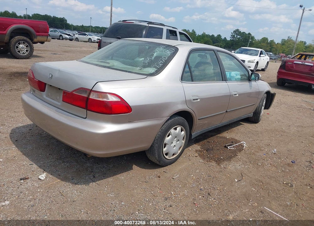 1998 HONDA ACCORD LX VIN: 1HGCG5645WA044595