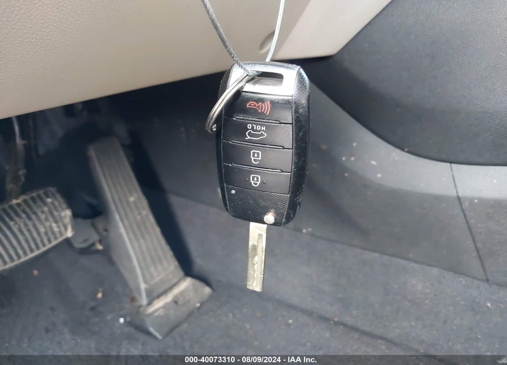 2017 KIA SORENTO 2.4L LX VIN: 5XYPG4A34HG259798