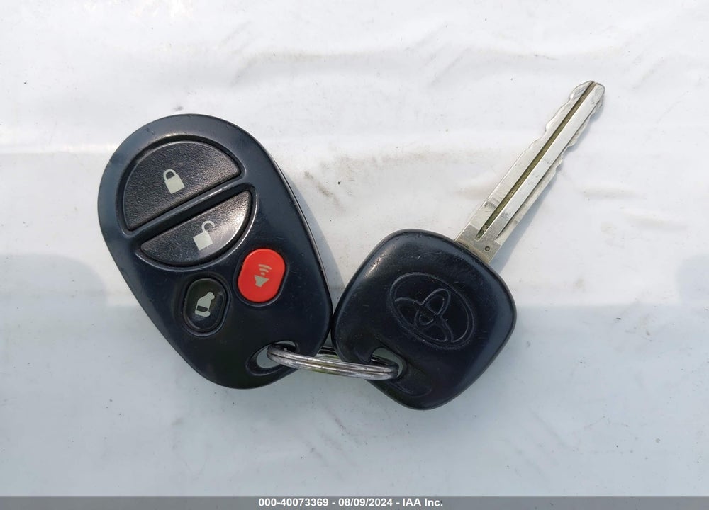 2004 TOYOTA SIENNA LE VIN: 5TDZA23C04S177642
