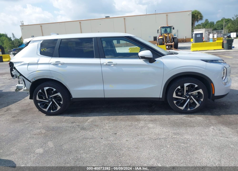 2024 MITSUBISHI OUTLANDER SE 2.5 2WD/SE BLACK EDITION S-AWC/SE BLACK EDITION W/PANO ROOF VIN: JA4J3VA80RZ028753