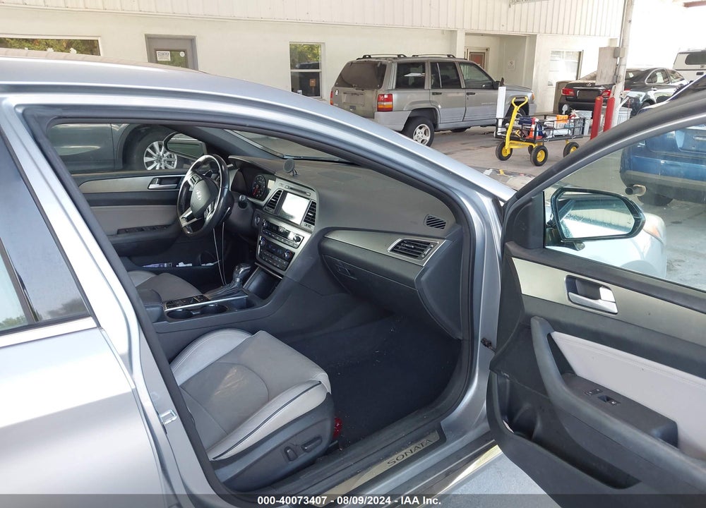2015 HYUNDAI SONATA LIMITED 2.0T VIN: 5NPE34AB9FH109637