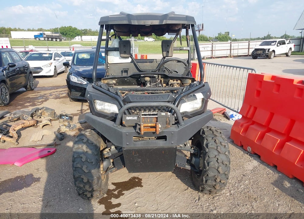 2015 HONDA SXS500 M VIN: 1HFVE0307F4000104