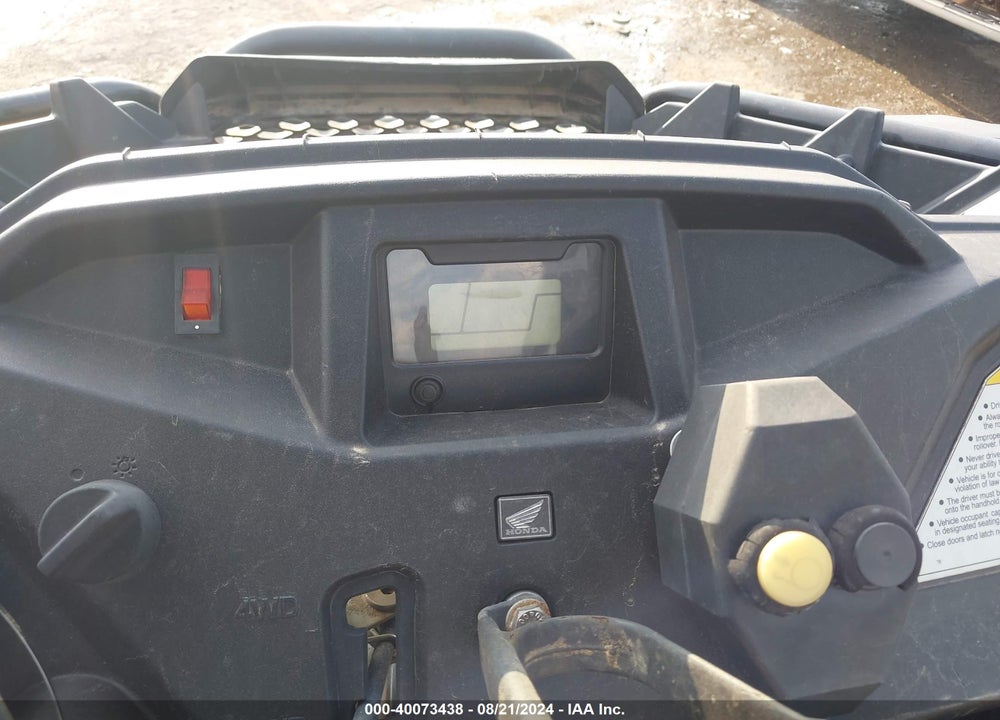 2015 HONDA SXS500 M VIN: 1HFVE0307F4000104