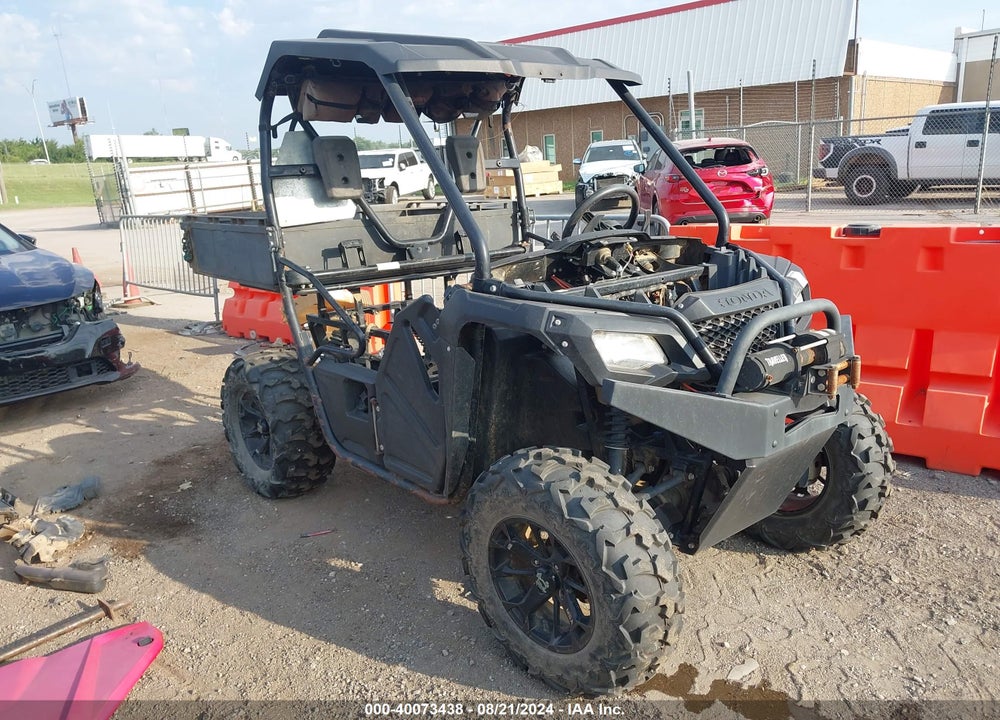 2015 HONDA SXS500 M VIN: 1HFVE0307F4000104