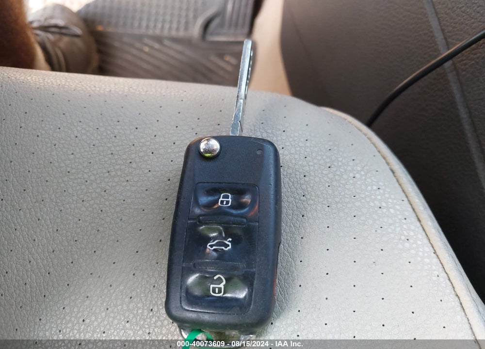 2011 VOLKSWAGEN JETTA 2.5L SE VIN: 3VWDX7AJXBM313356