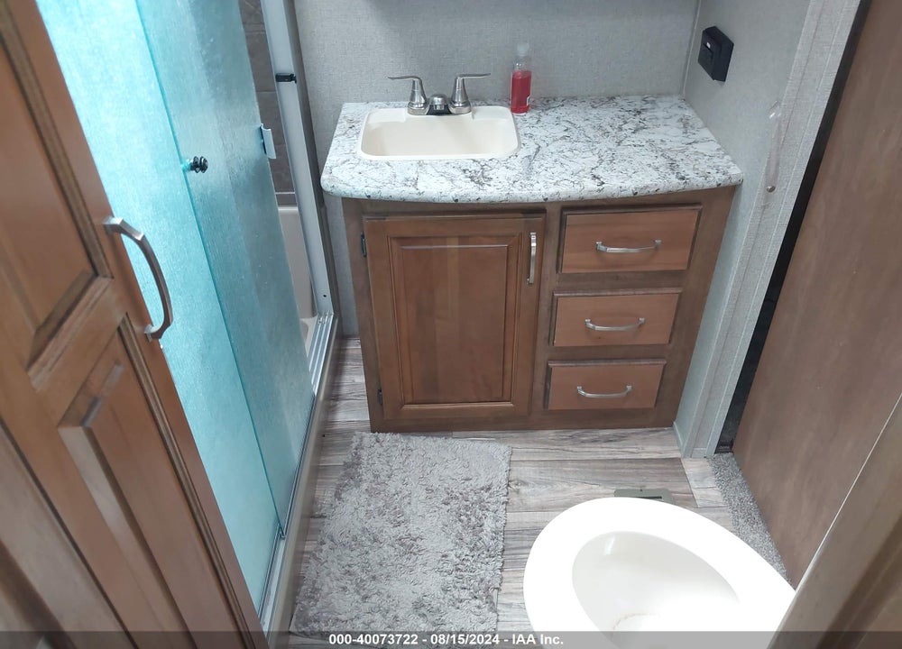 2018 KEYSTONE LAREDO 325RL VIN: 4YDF32525JE600490