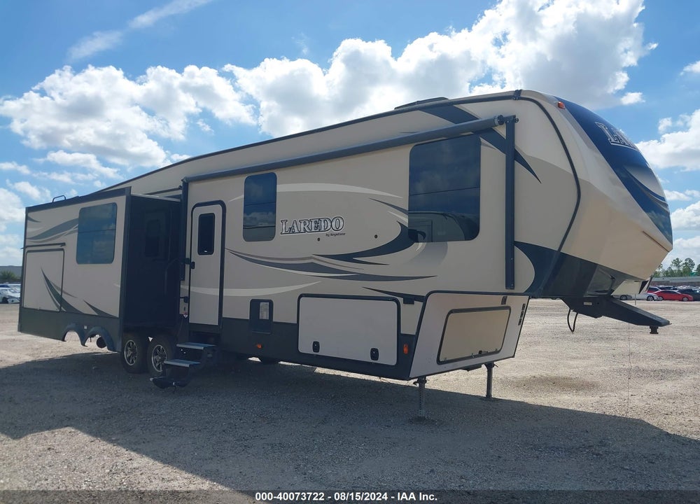 2018 KEYSTONE LAREDO 325RL VIN: 4YDF32525JE600490