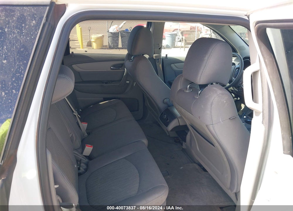 2016 CHEVROLET TRAVERSE LS VIN: 1GNKVFED5GJ278056