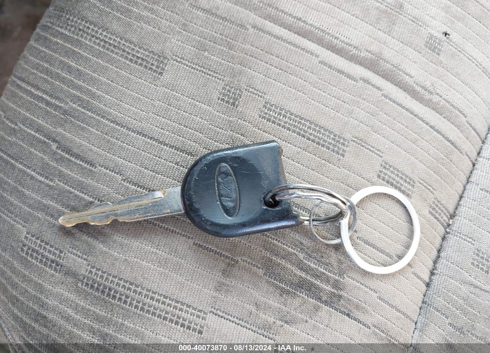 2008 FORD FOCUS SE VIN: 1FAHP35N38W230361