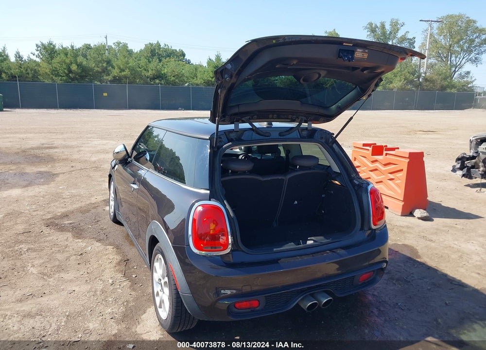 2015 MINI HARDTOP COOPER S VIN: WMWXP7C59F2A41640