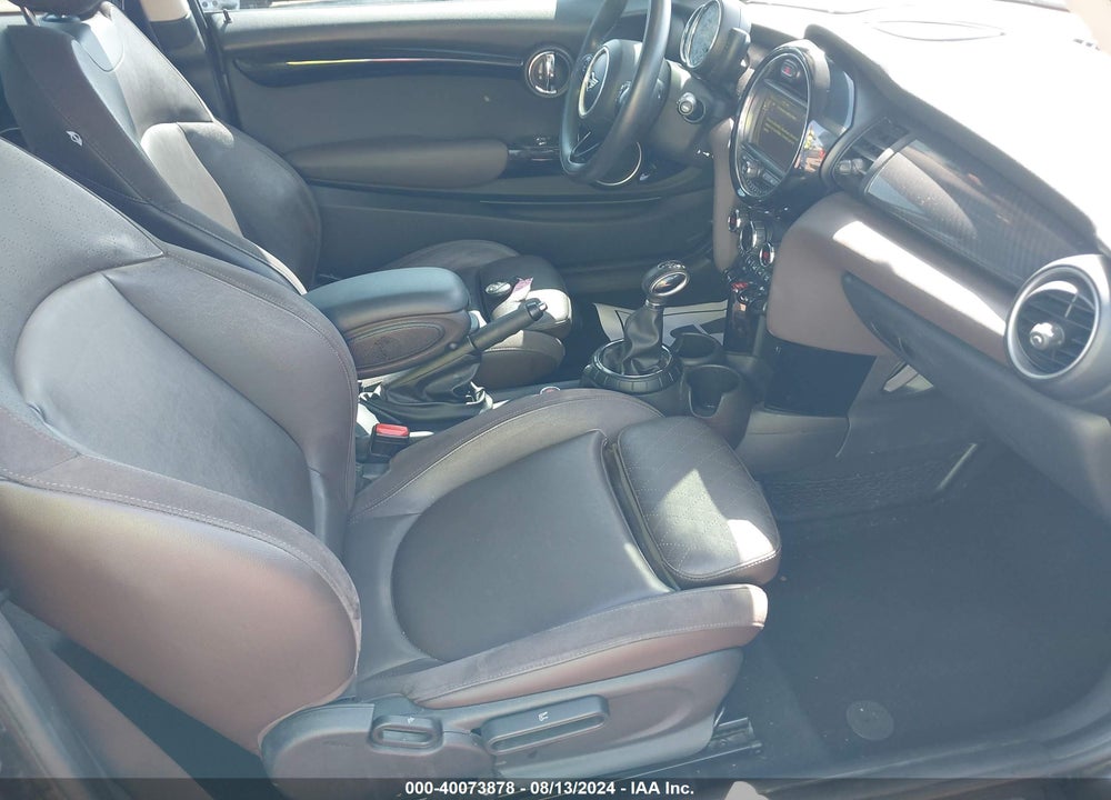 2015 MINI HARDTOP COOPER S VIN: WMWXP7C59F2A41640
