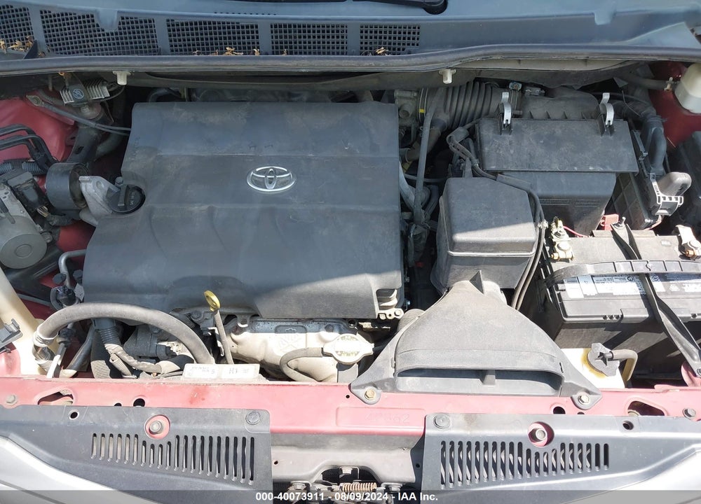 2013 TOYOTA SIENNA XLE V6 8 PASSENGER VIN: 5TDYK3DC5DS373508