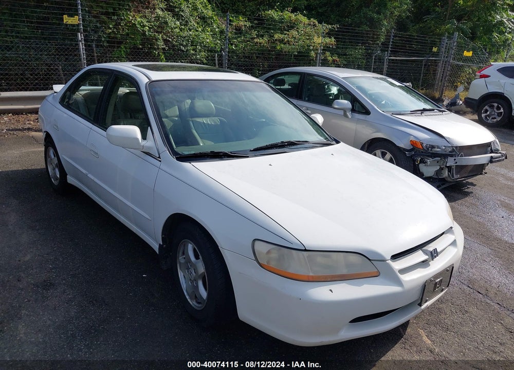 2000 HONDA ACCORD 3.0 EX VIN: 1HGCG1655YA084244