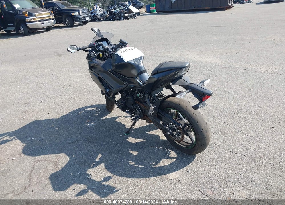 2022 KAWASAKI EX650 N VIN: ML5EXEN15NDA75919