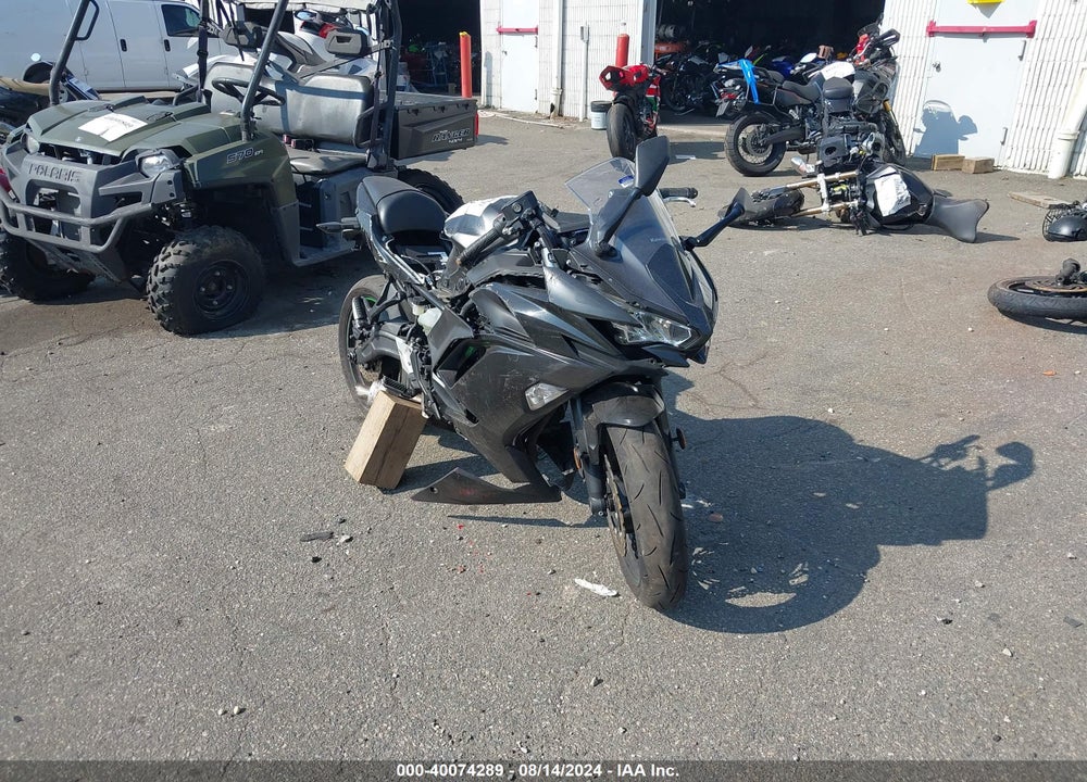 2022 KAWASAKI EX650 N VIN: ML5EXEN15NDA75919