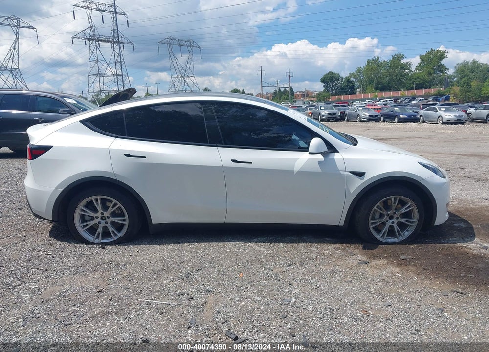 2021 TESLA MODEL Y STANDARD RANGE REAR-WHEEL DRIVE VIN: 5YJYGDED1MF109155