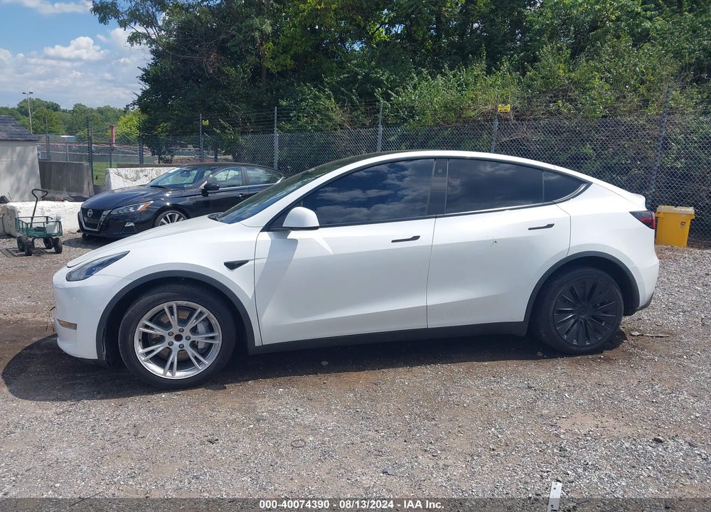 2021 TESLA MODEL Y STANDARD RANGE REAR-WHEEL DRIVE VIN: 5YJYGDED1MF109155