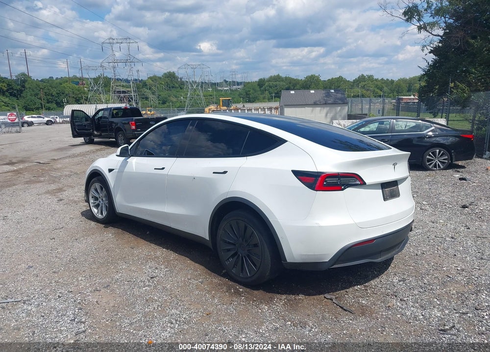 2021 TESLA MODEL Y STANDARD RANGE REAR-WHEEL DRIVE VIN: 5YJYGDED1MF109155