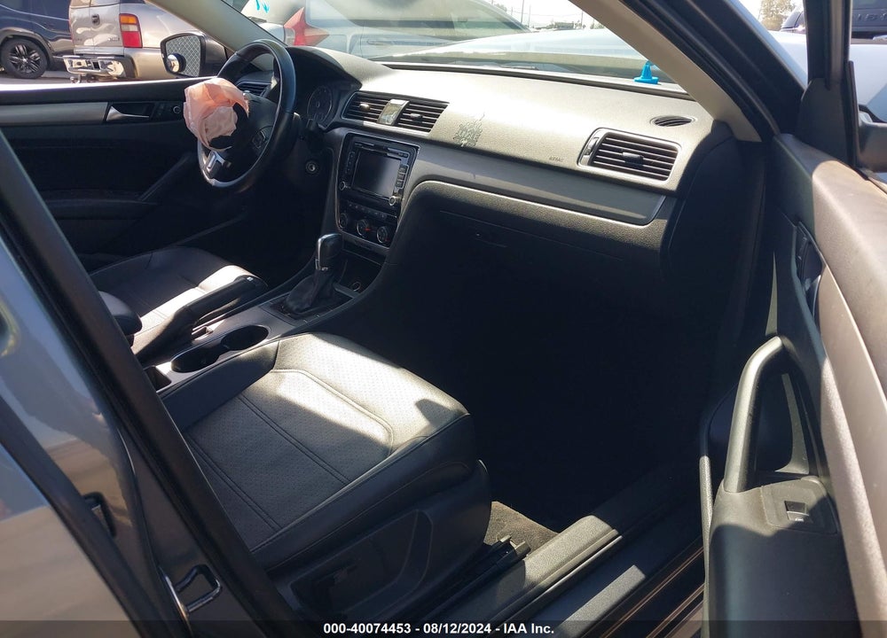2014 VOLKSWAGEN PASSAT VIN: 1VWBT7A38EC051217