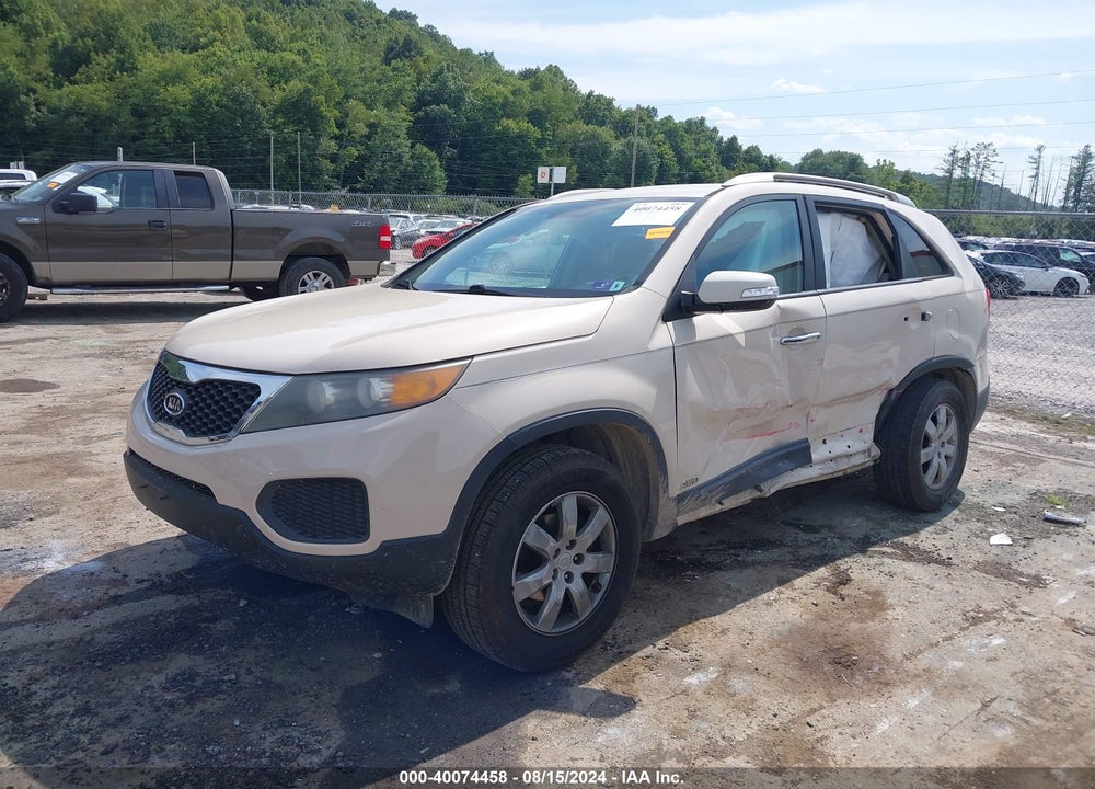 2011 KIA SORENTO LX V6 VIN: 5XYKTDA23BG140290