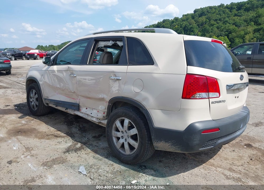 2011 KIA SORENTO LX V6 VIN: 5XYKTDA23BG140290