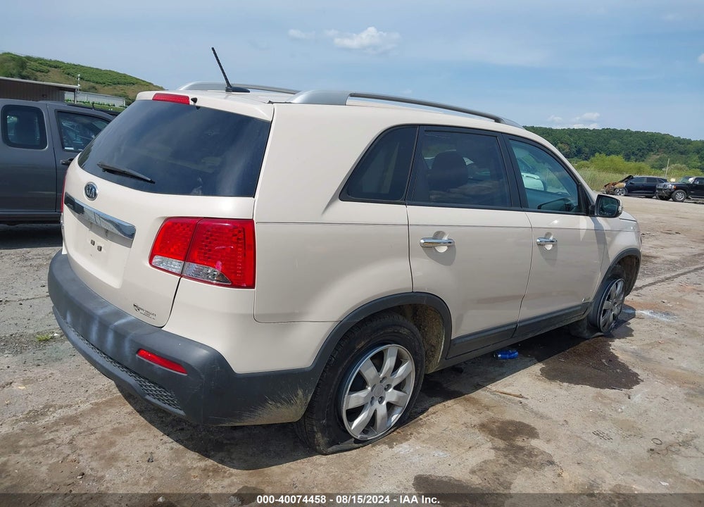 2011 KIA SORENTO LX V6 VIN: 5XYKTDA23BG140290