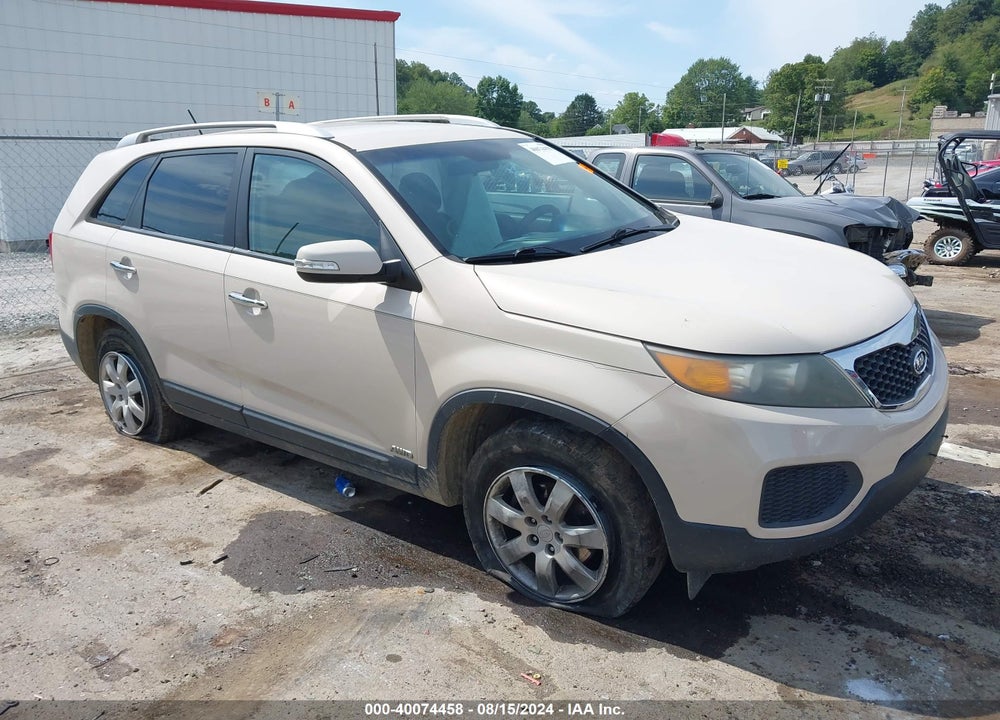 2011 KIA SORENTO LX V6 VIN: 5XYKTDA23BG140290