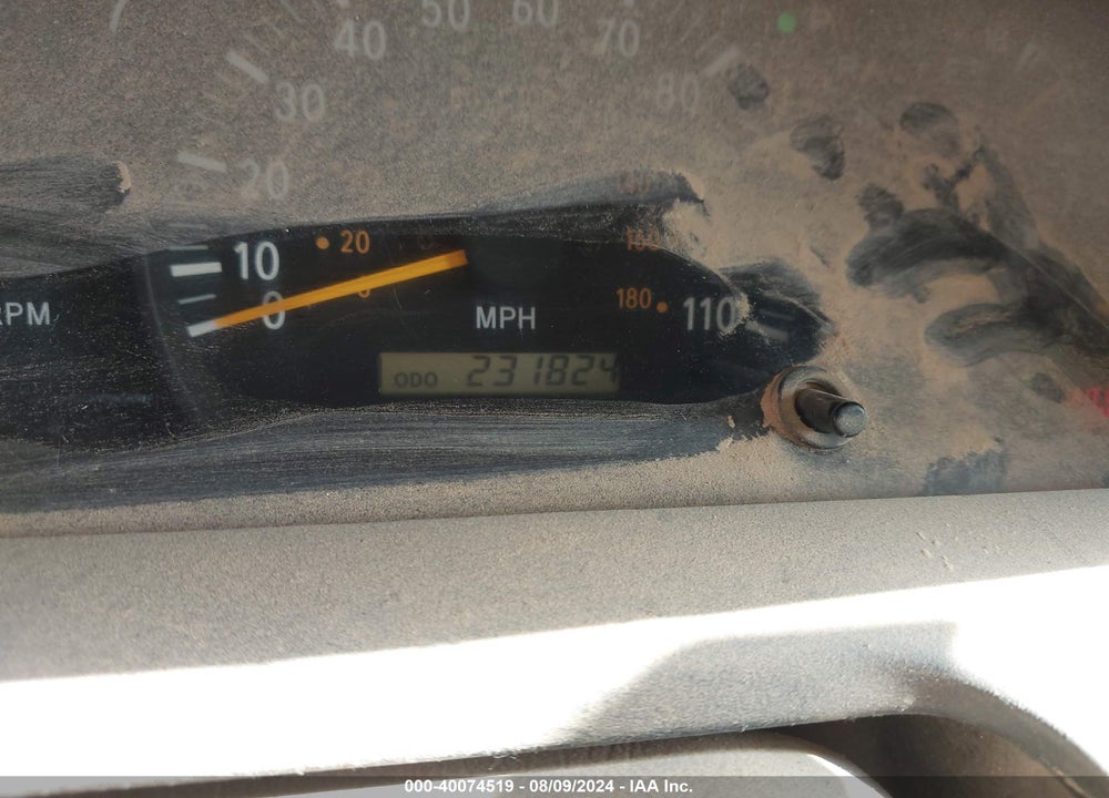 2001 TOYOTA TUNDRA LTD V8 VIN: 5TBBT48151S146261