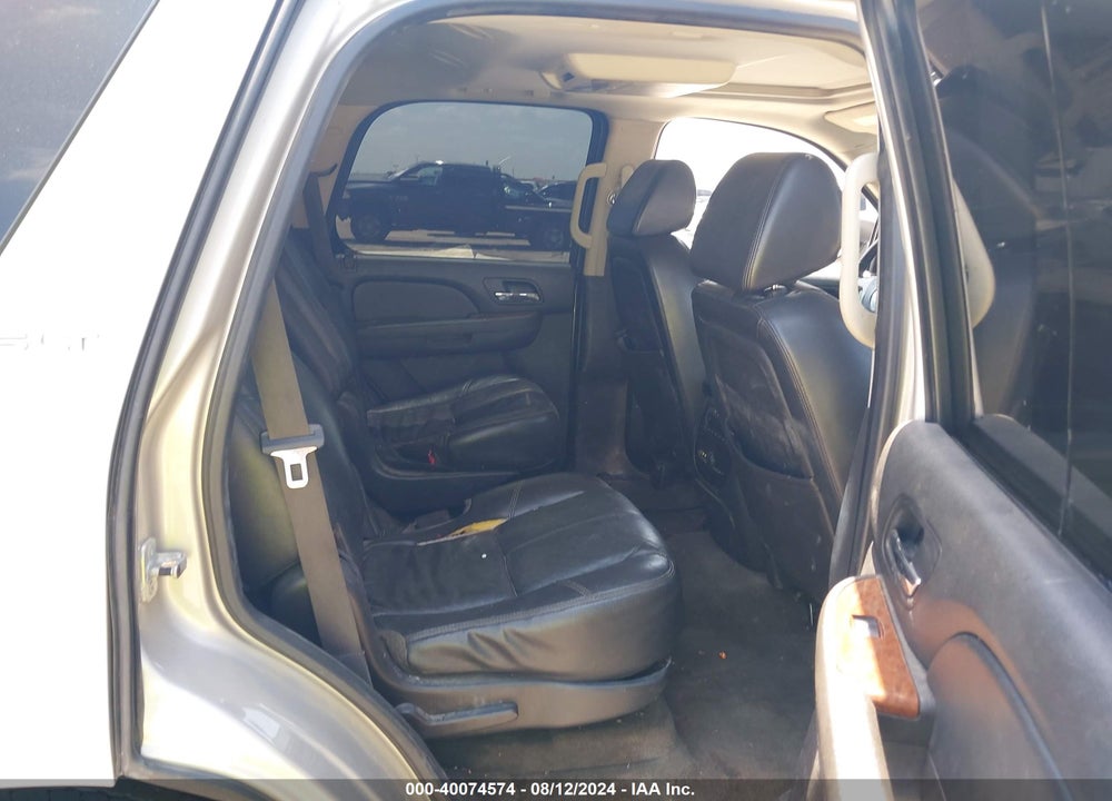 2008 GMC YUKON VIN: 1GKFC13088R118389